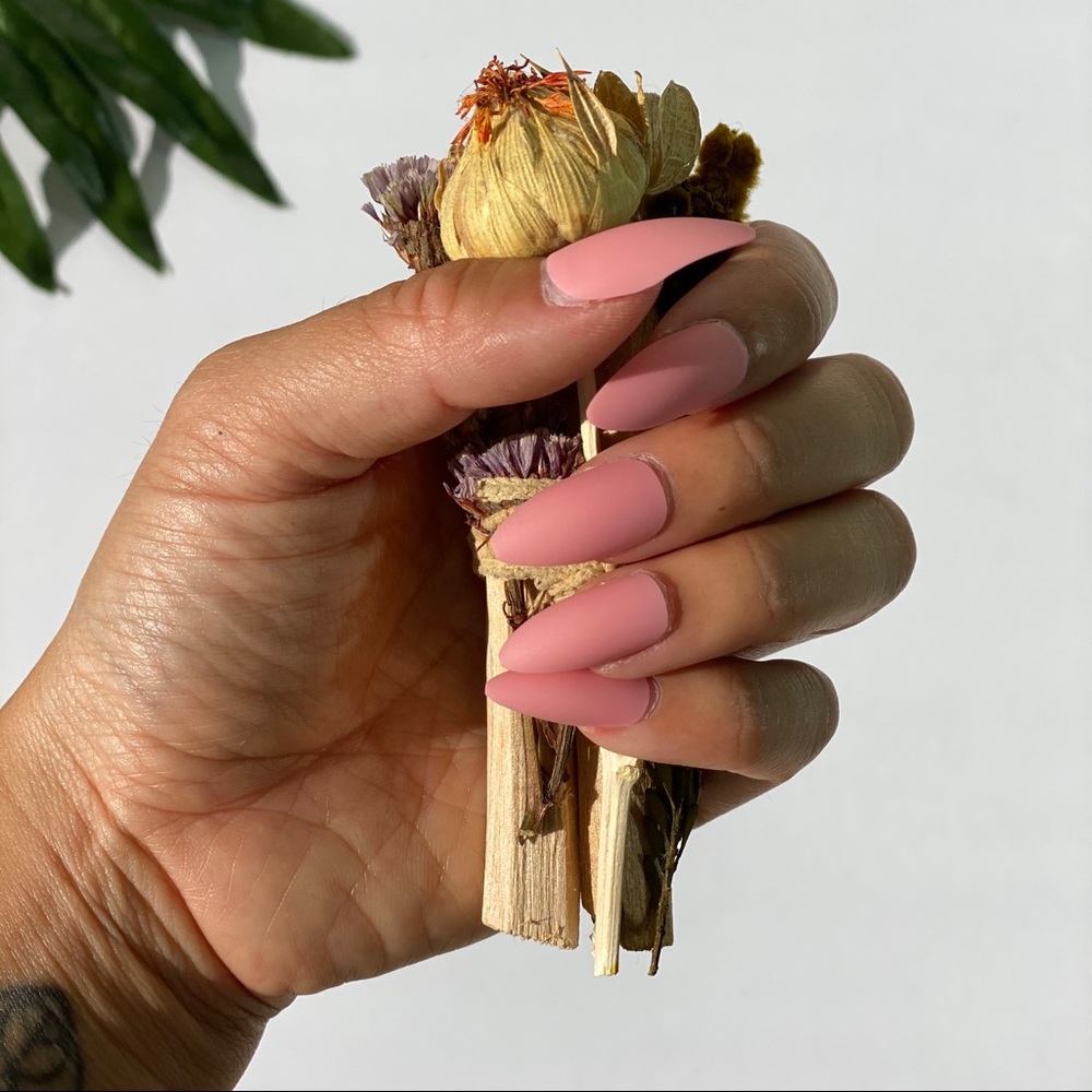 Press On Glue Nails - Almond Shape - Peachy Pink